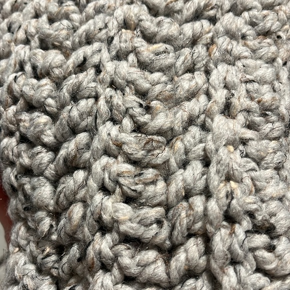 Handmade crochet scarf. Adding a hat in a similar color - Picture 7 of 7